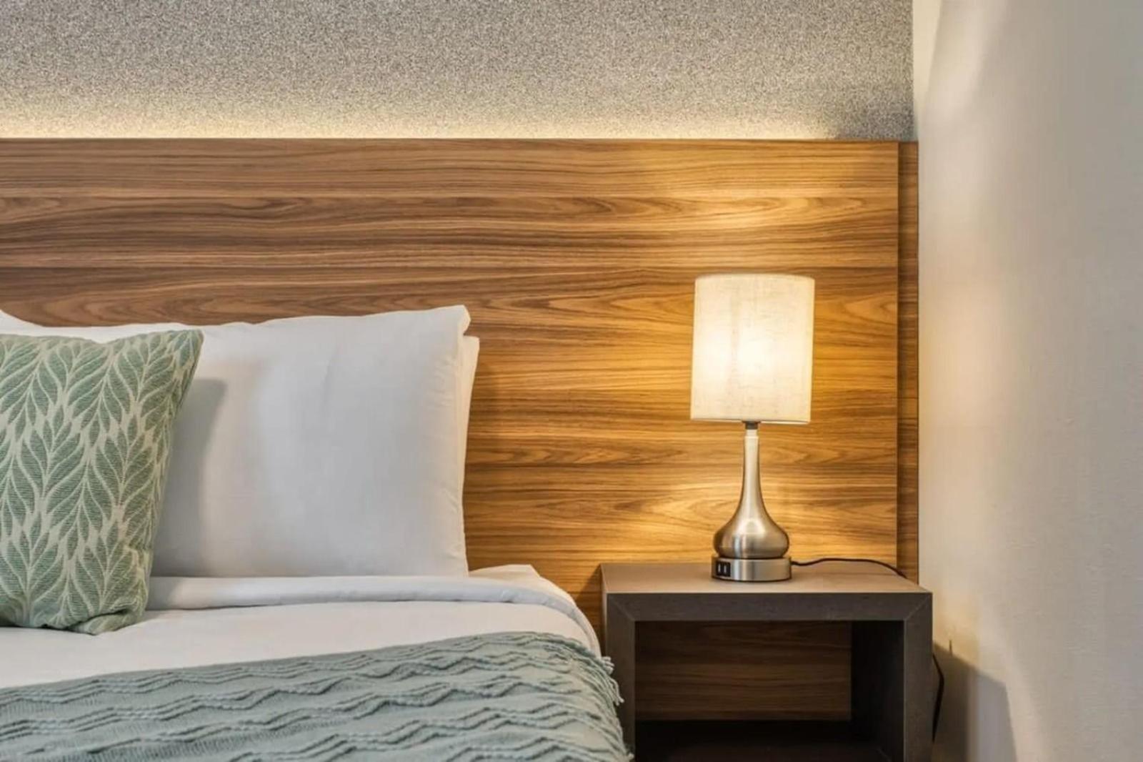 7961 Luxurious 4-suite With Private Pool 10 Minutes From *