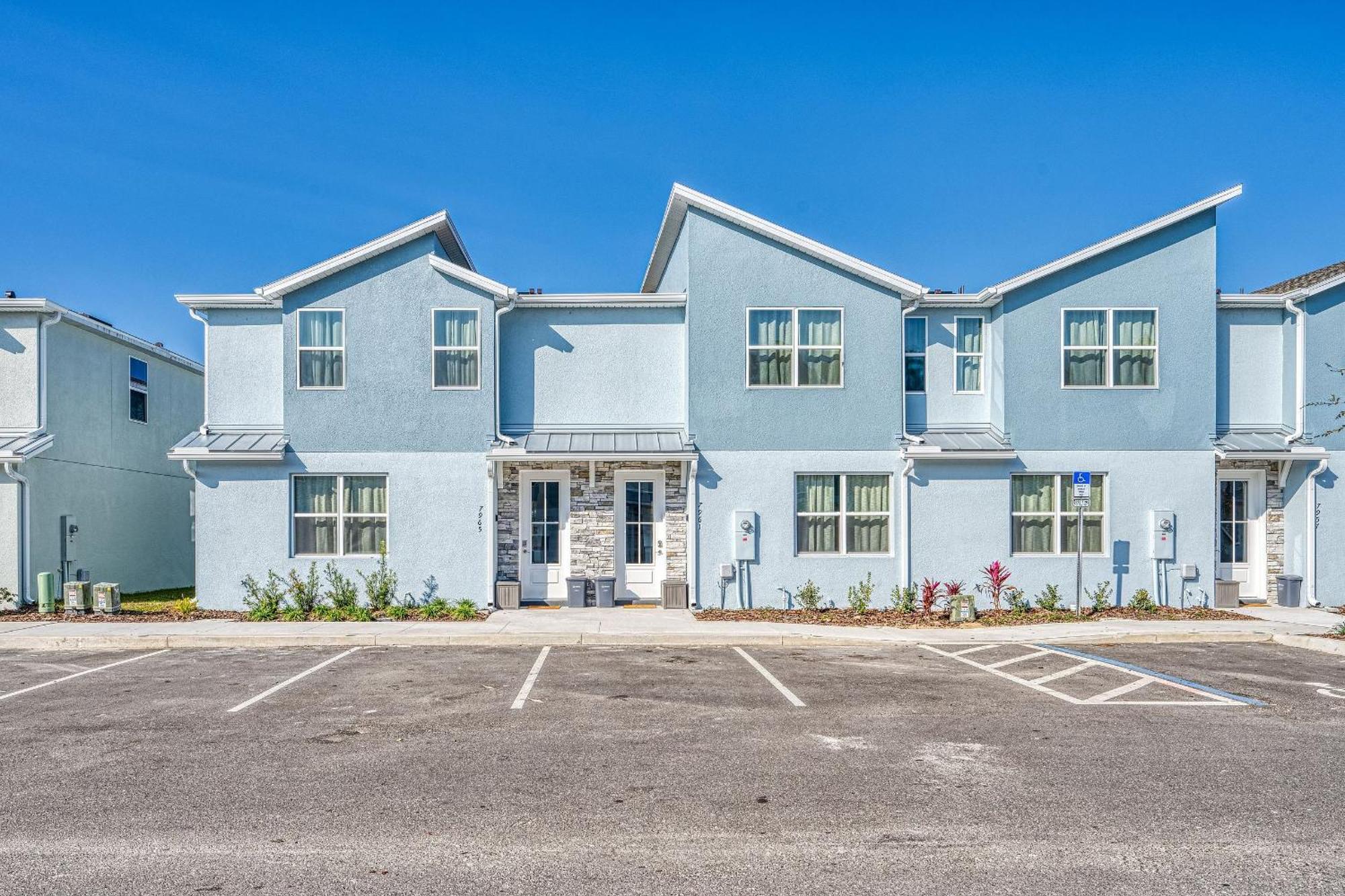 Luxury 4br W/ Pool | 10 Min To Disney! Holiday home