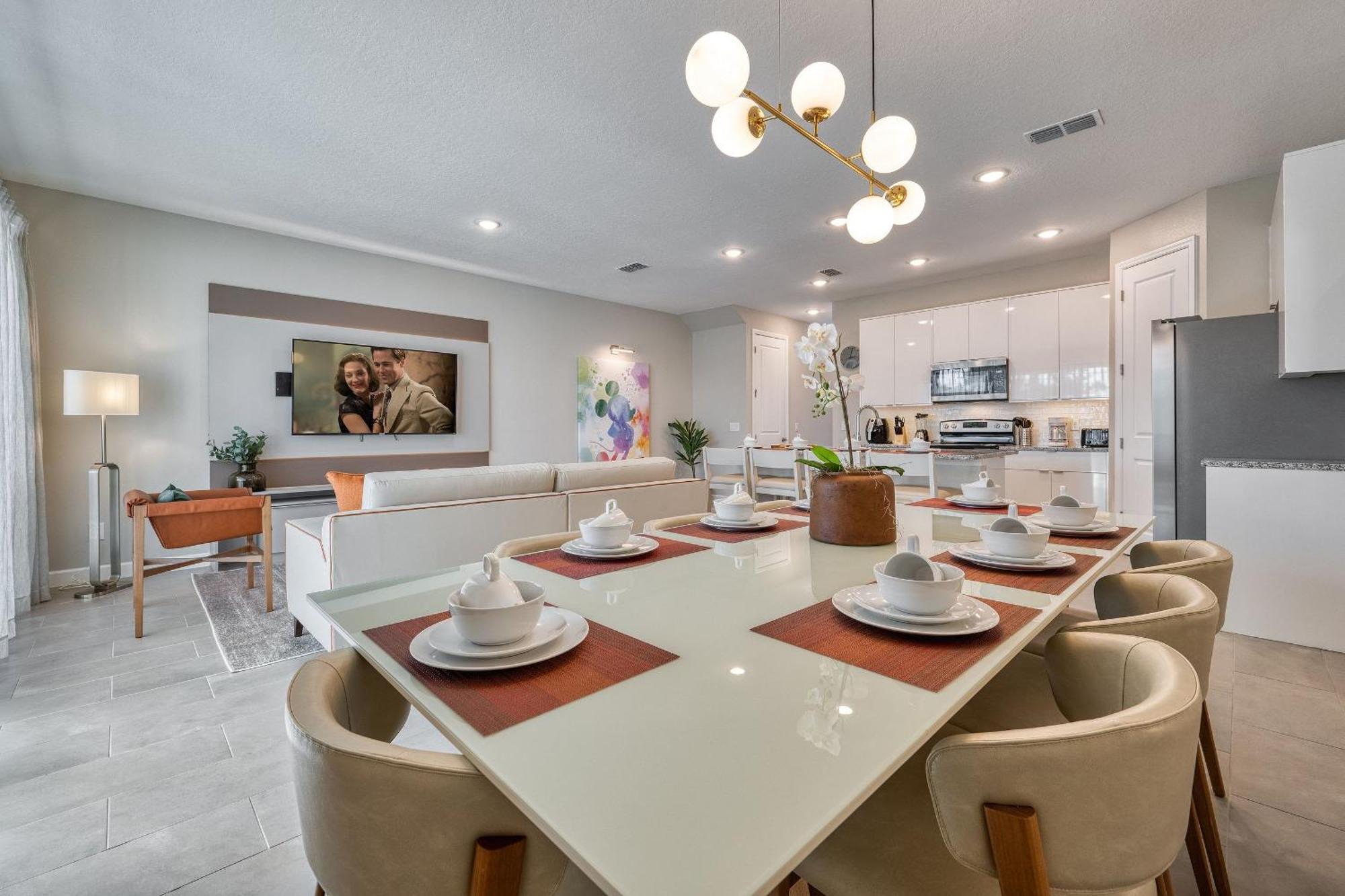Luxury 4br W/ Pool | 10 Min To Disney!