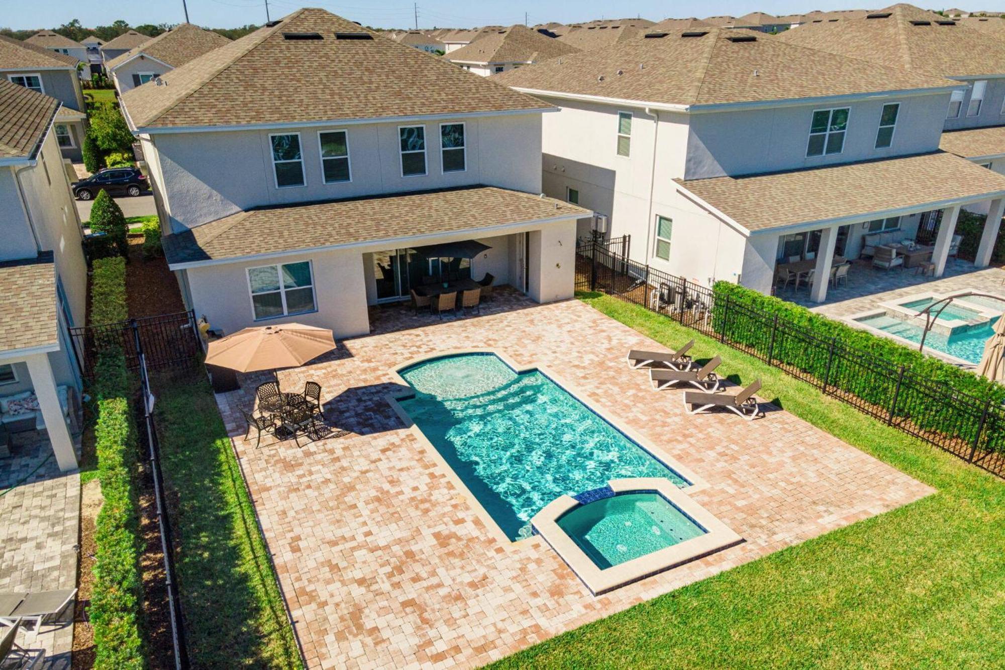 Chic Gateway - 5 Bedroom With Pool And Orlando