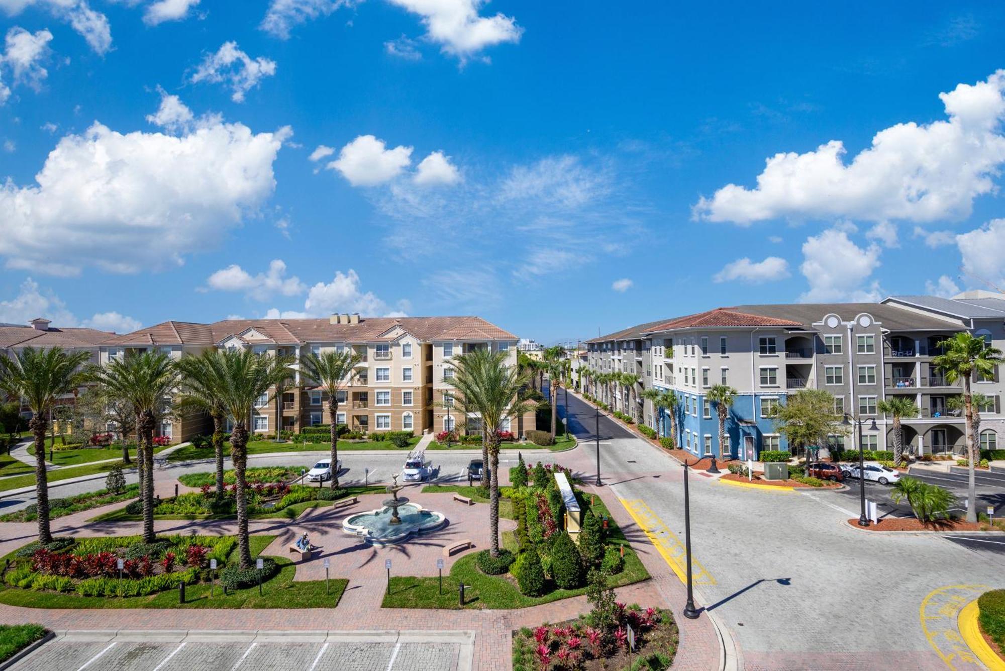 4862 Cayview Avenue 408 * Orlando