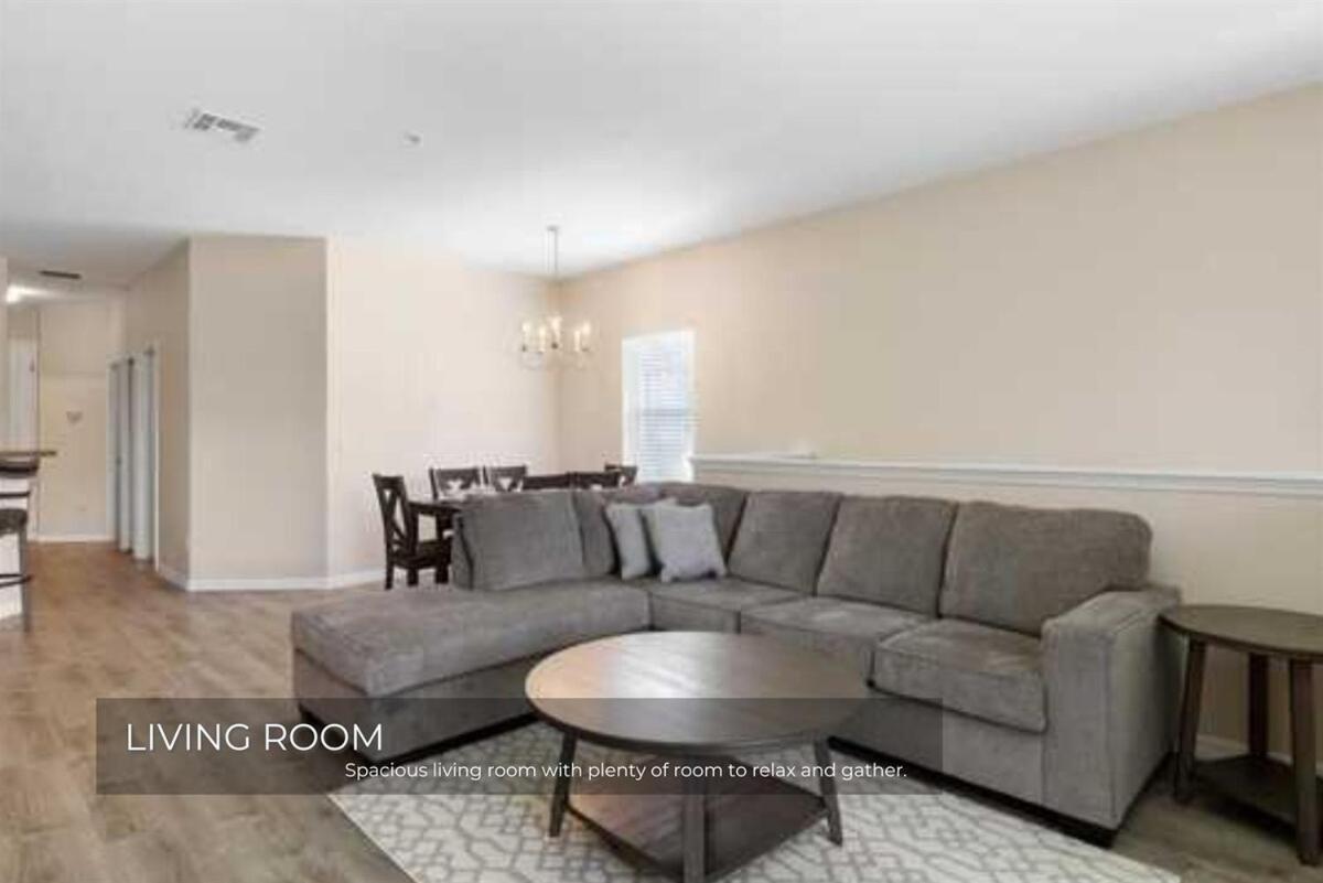 Holiday home Charming 3-bedroom In Gated Oakwater