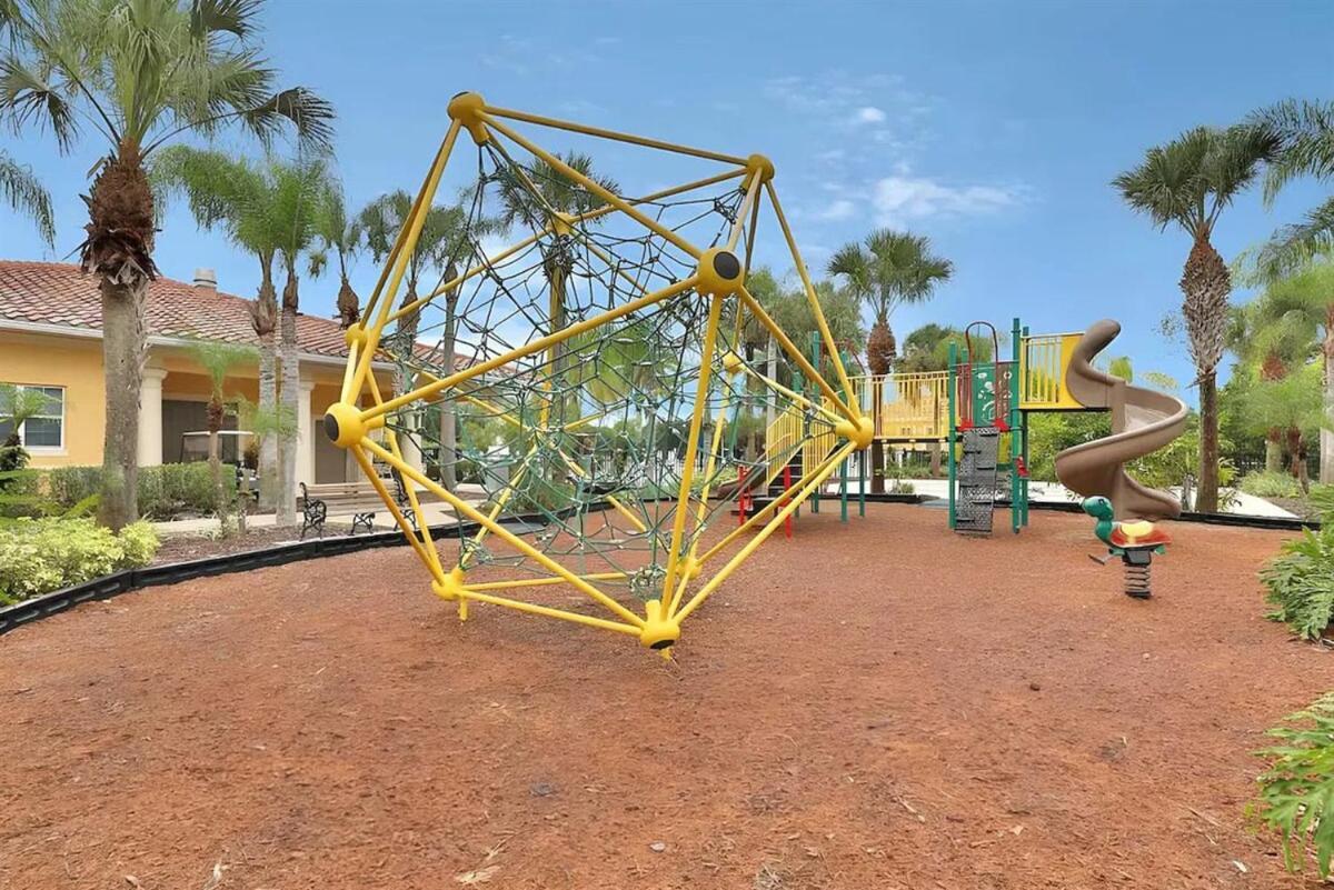 Charming 3-bedroom In Gated Oakwater *