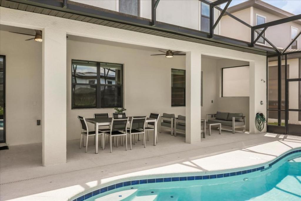 8 Bedrooms- 8 Bathrooms- Paradiso Grande 6265 Ss Holiday home *