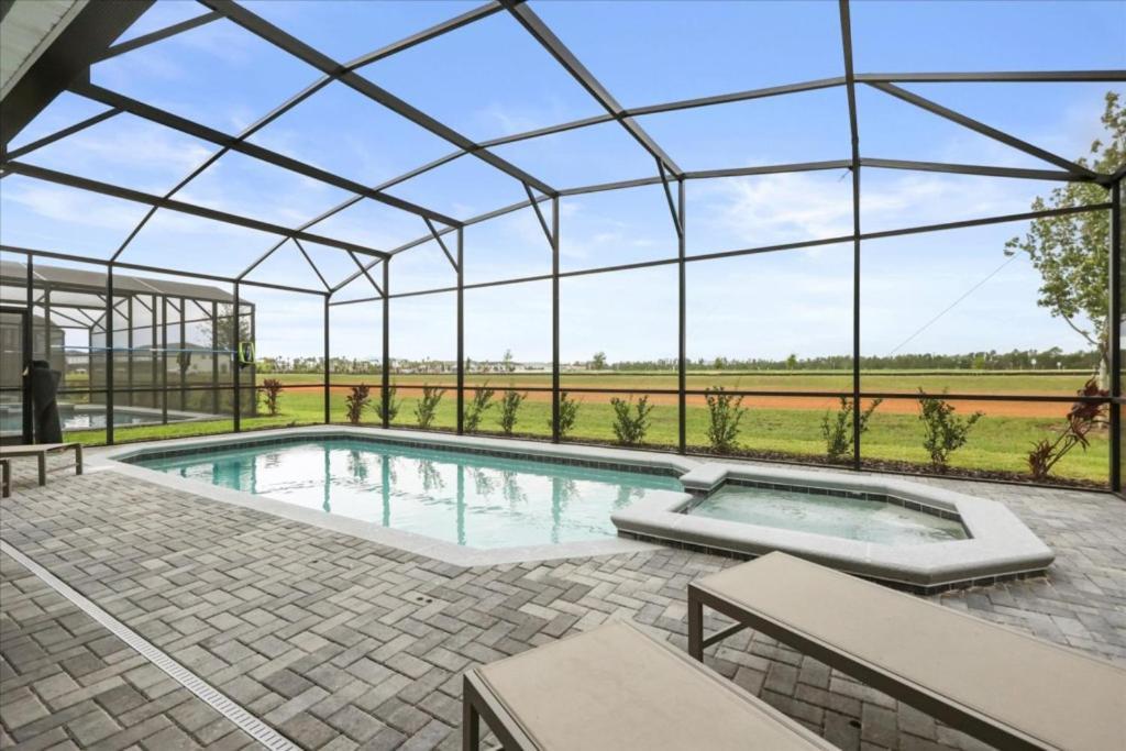 10 Bedrooms - 8 Bathrooms - Windsor Cay 15973cc Holiday home Orlando