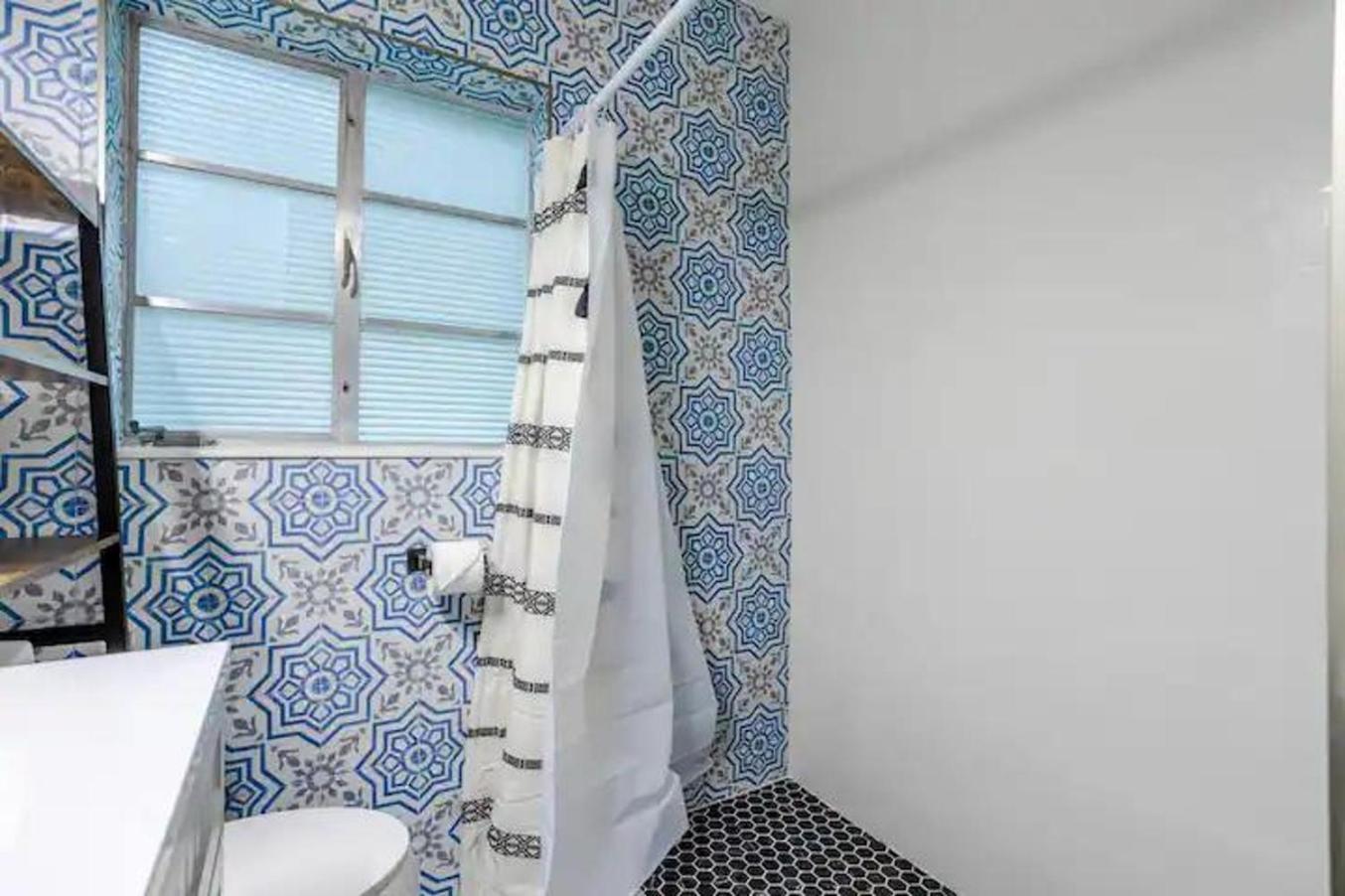 2br Getaway Furry Friends Fast Wi-fi Apartment *