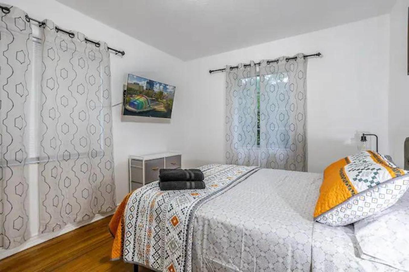 Apartment 2br Getaway Furry Friends Fast Wi-fi Orlando
