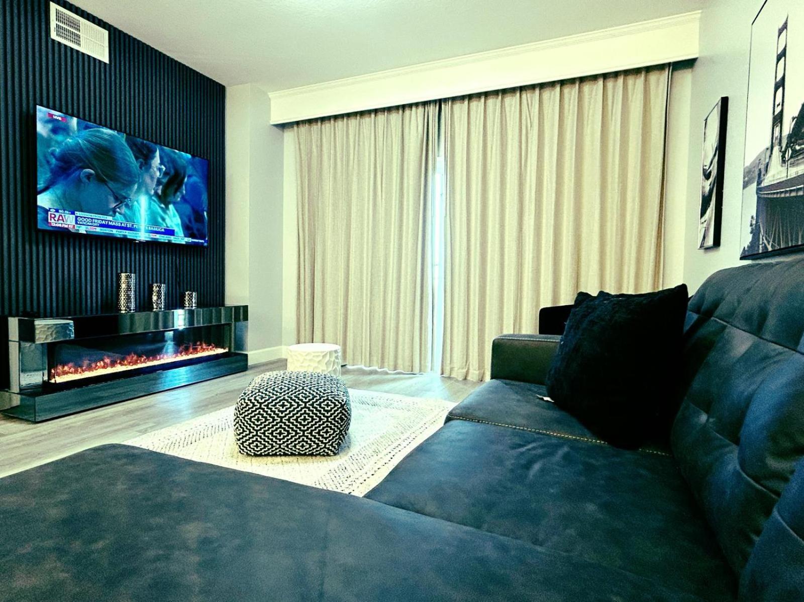 Buena Vista Facing Fireworks Apartment *