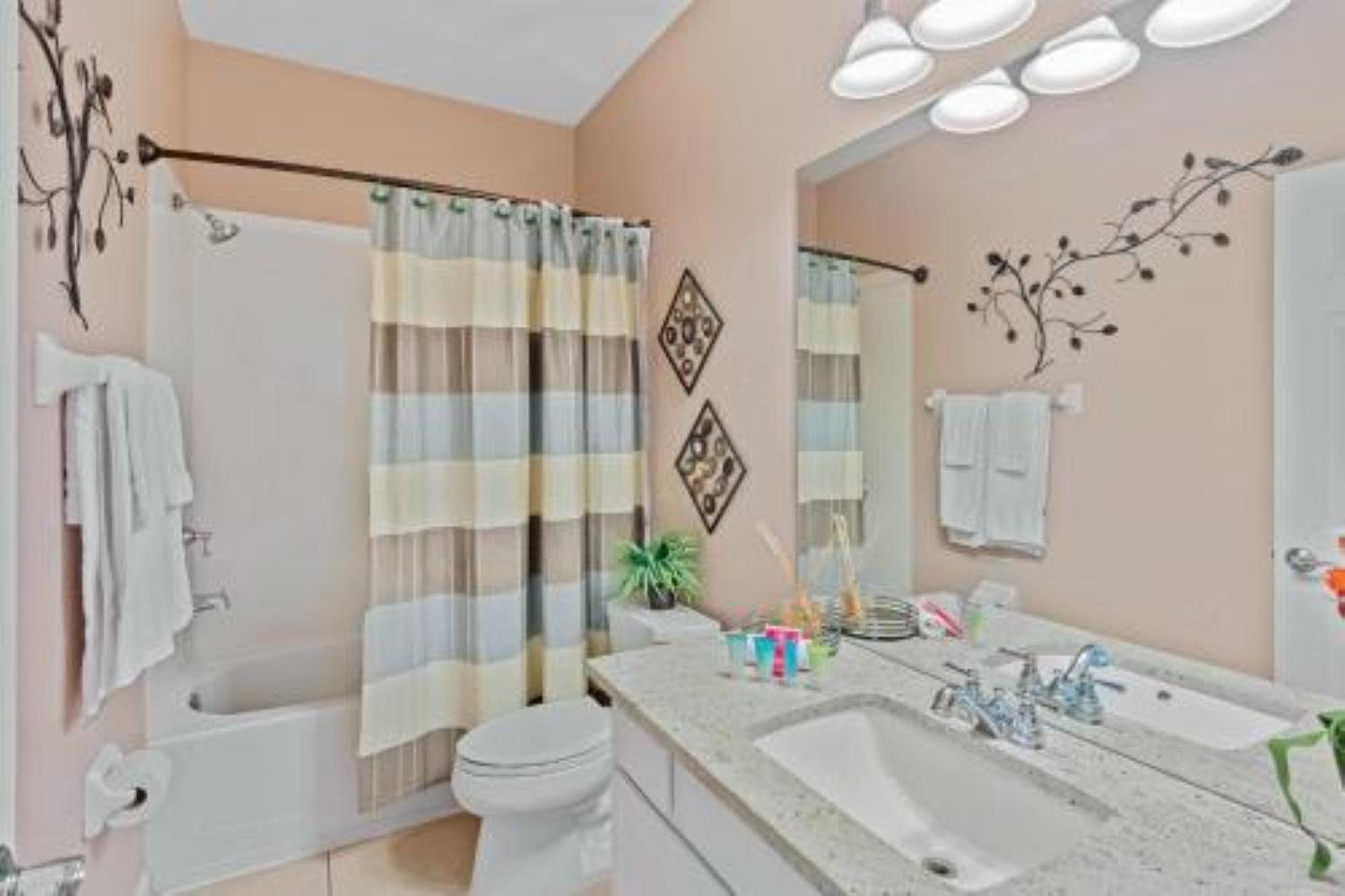 3-story Sanctuary In The Heart Of Orlando85