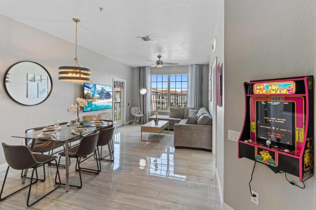 4102 Stylish 3-bedroom At Vista Cay 404
