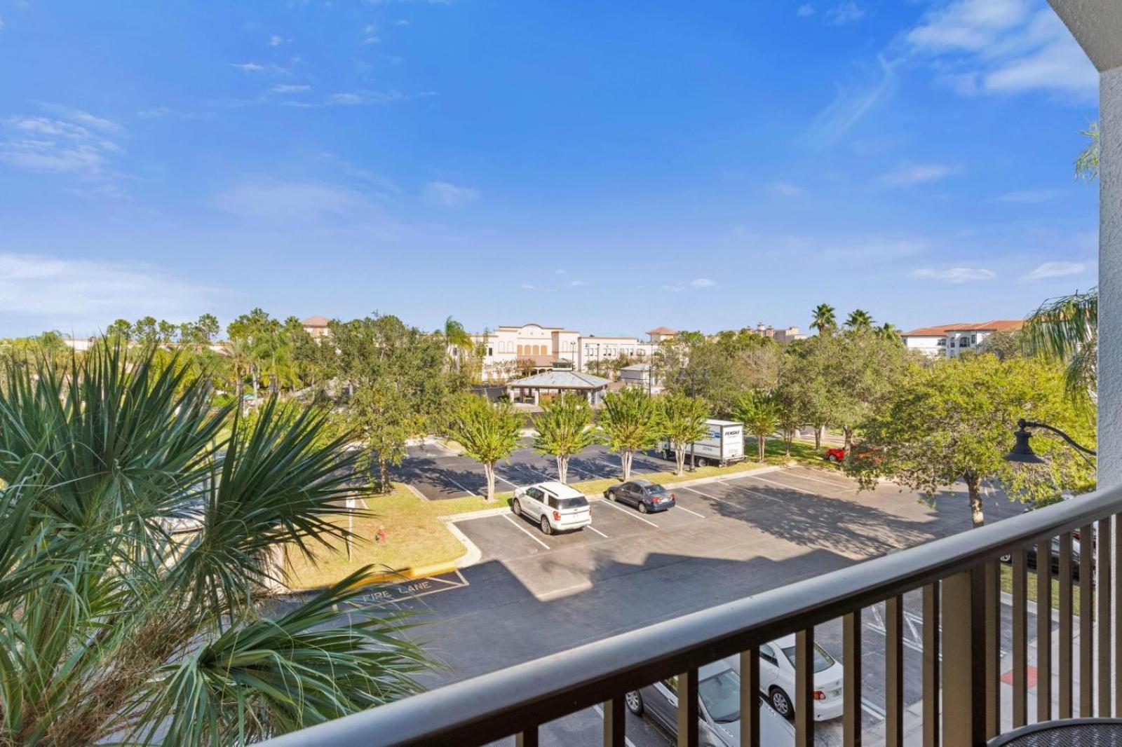 Apartment 4114 Away From At Vista Cay 306