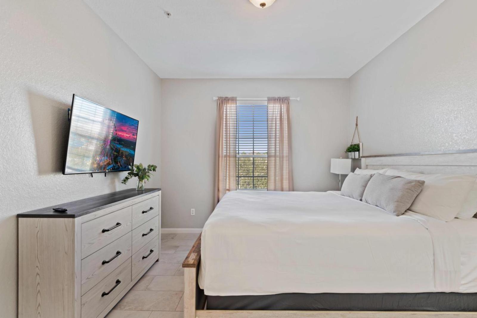 Apartment 4114 Away From At Vista Cay 306
