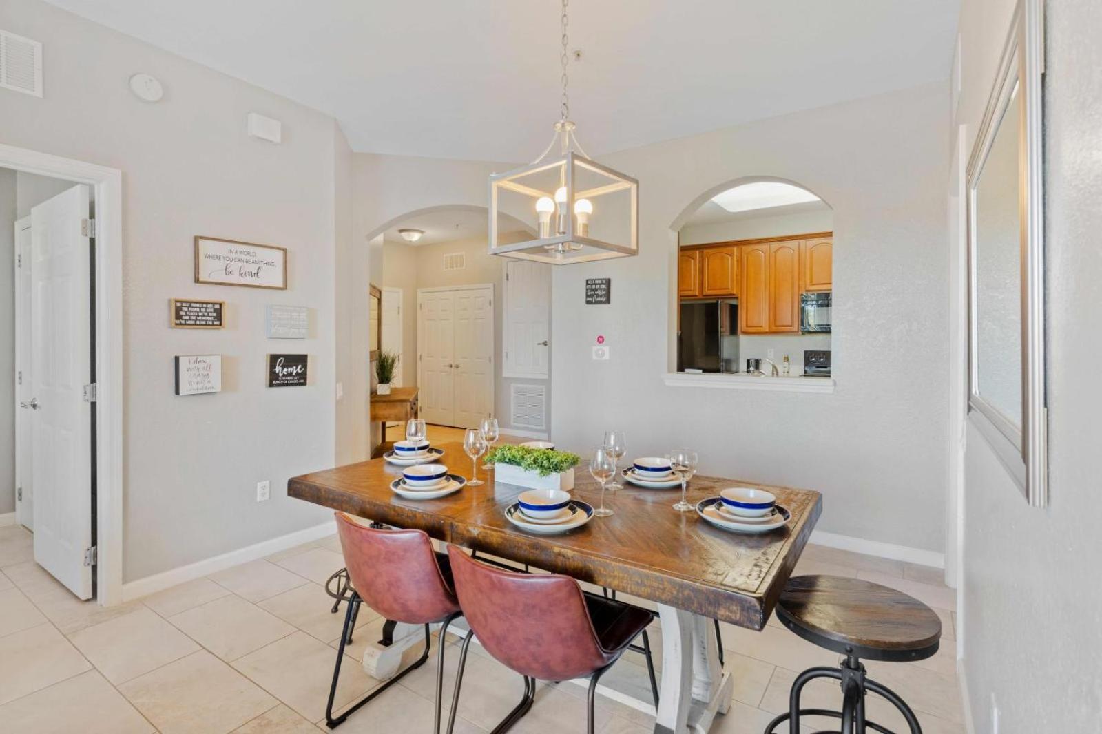 Apartment 4114 Away From At Vista Cay 306