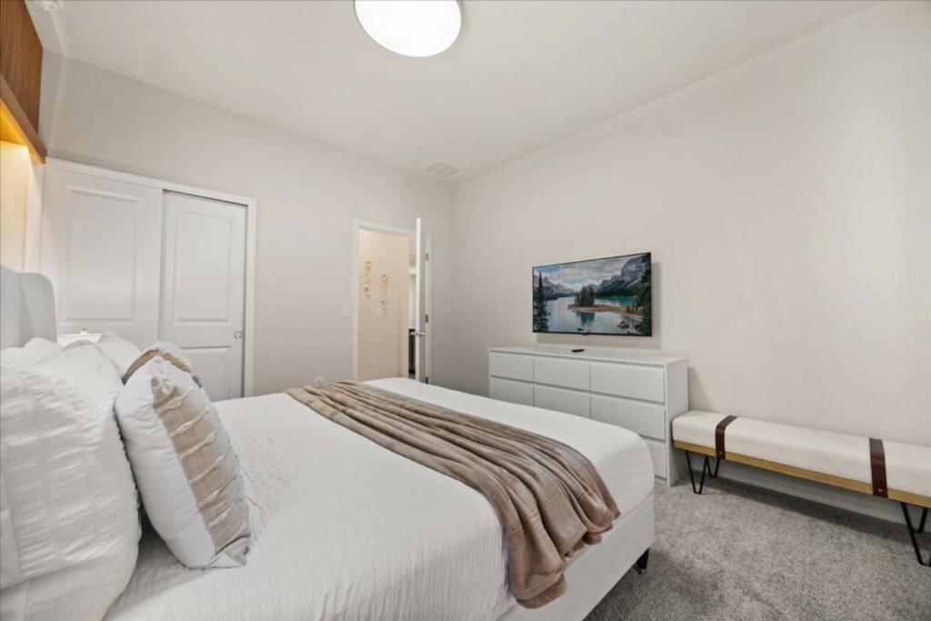 7 Bedrooms - 5,5 Bathrooms - Windsor Cay 15952cc * Orlando