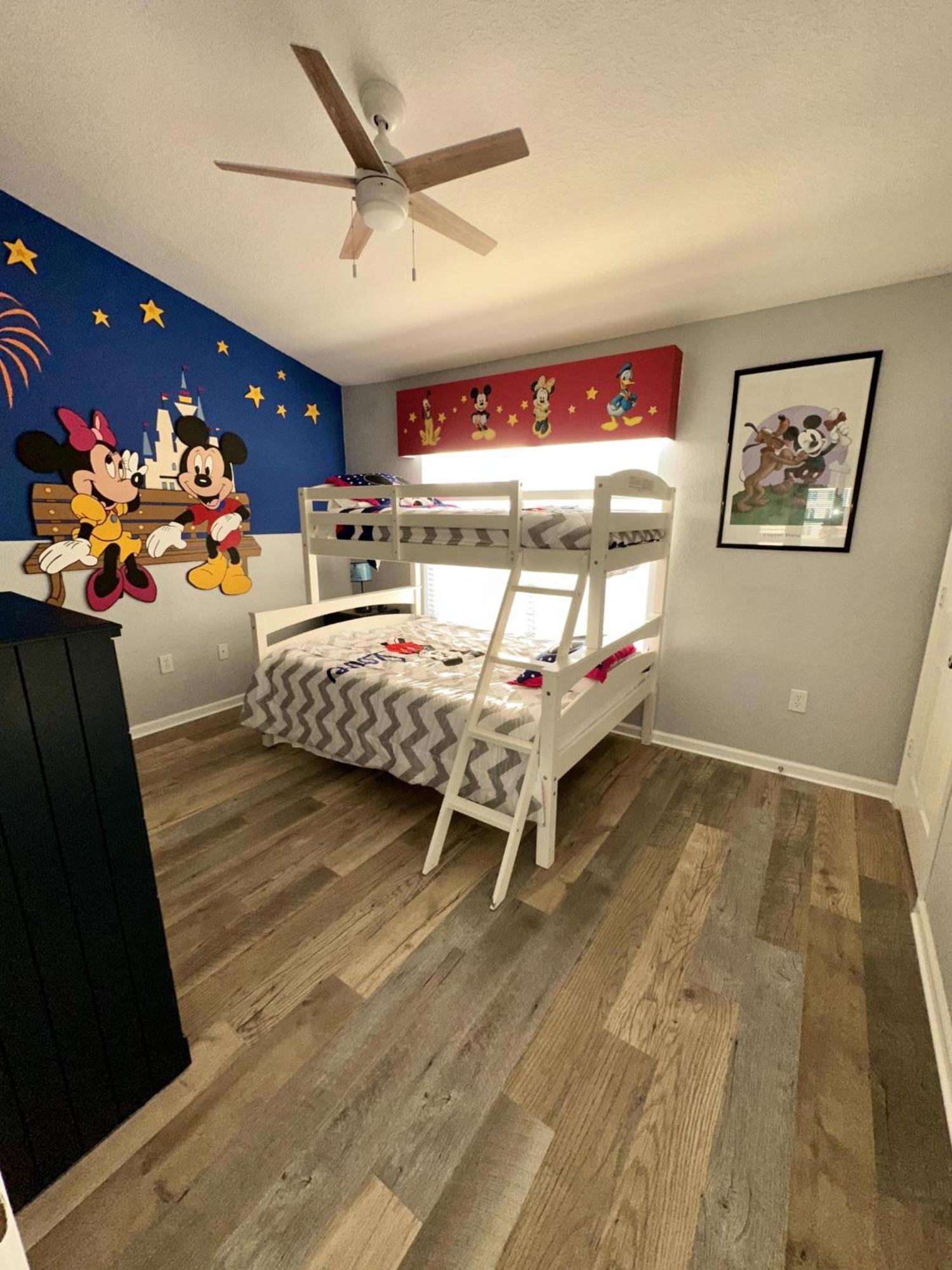 Cozy 3br With Pool Nearby Holiday home