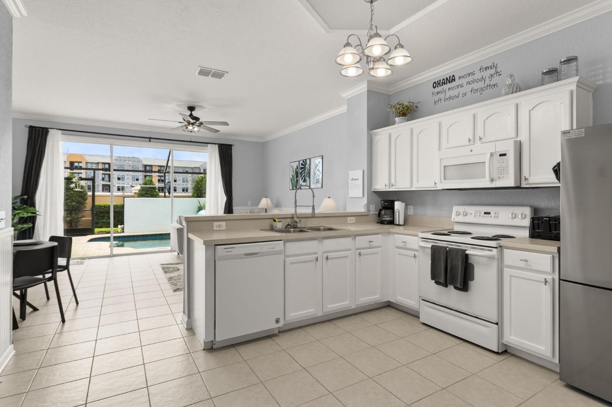 Holiday home Cozy 3br With Pool Nearby *