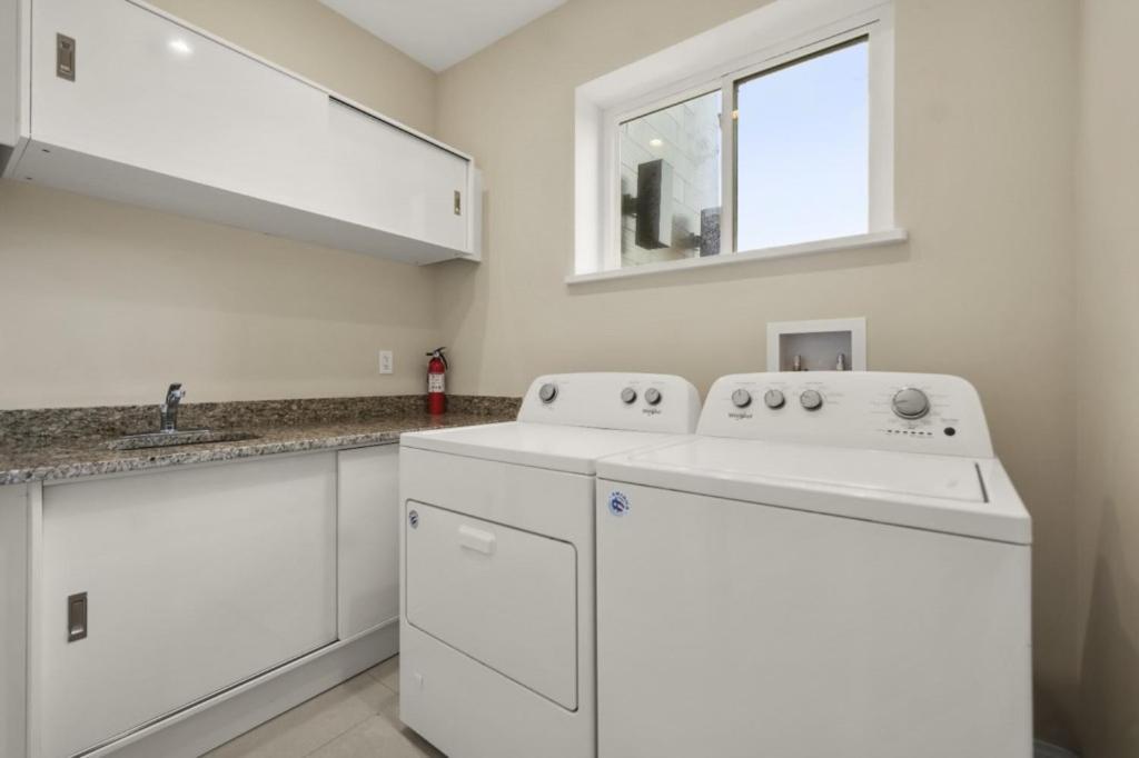 4 Bedrooms- 4,5 Bathrooms- Magic Village 3235 Ba Holiday home *