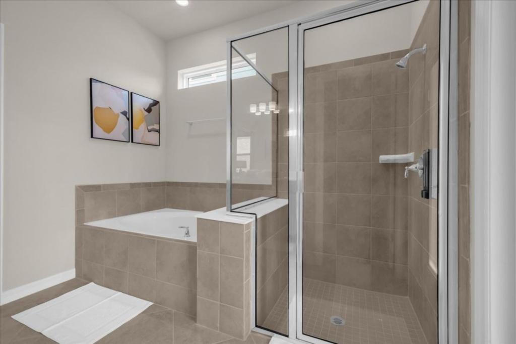 10 Bedrooms- 8 Bathrooms- Windsor Cay 16212sm *