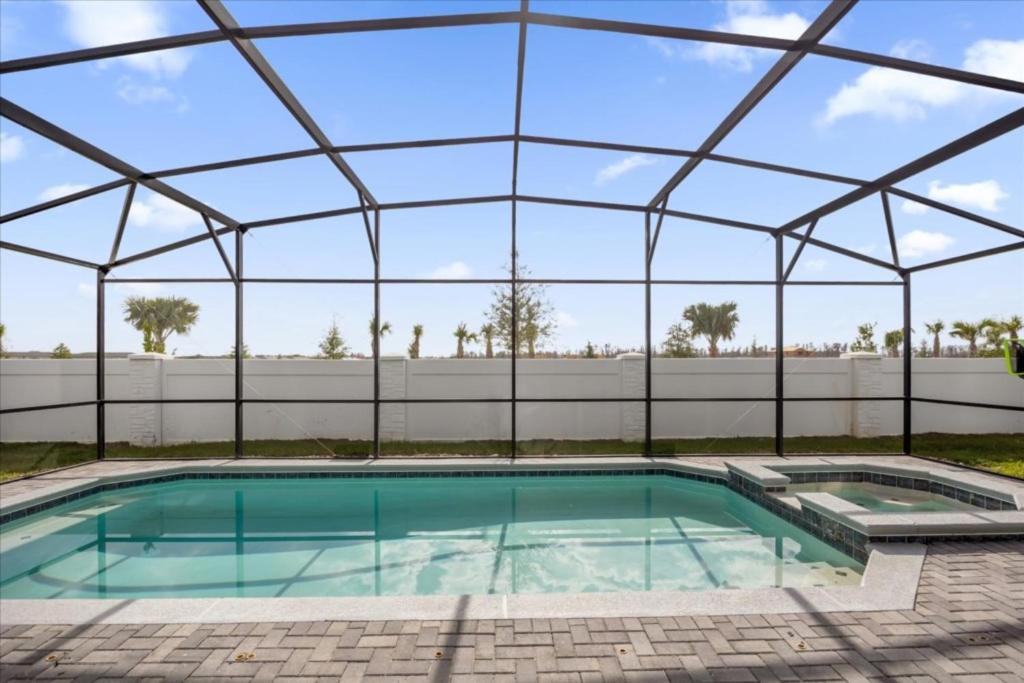 10 Bedrooms- 8 Bathrooms- Windsor Cay 16212sm Orlando