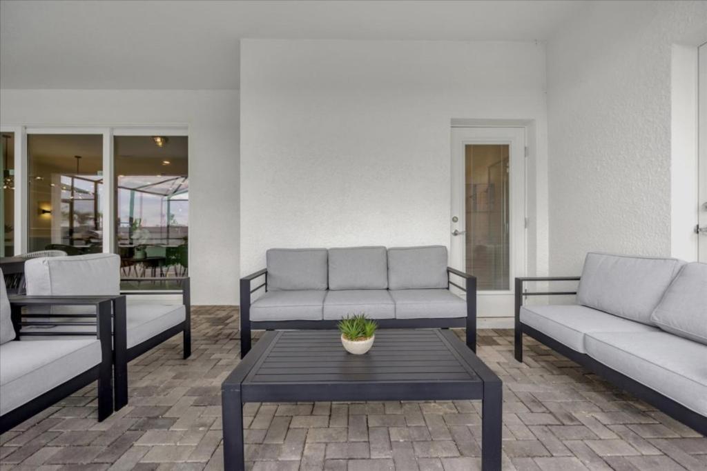 Holiday home 10 Bedrooms- 8 Bathrooms- Windsor Cay 16212sm Orlando