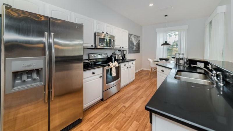 Gorgeous 5 Bedroom 5 Bath Pool In Windsor Hills Holiday home