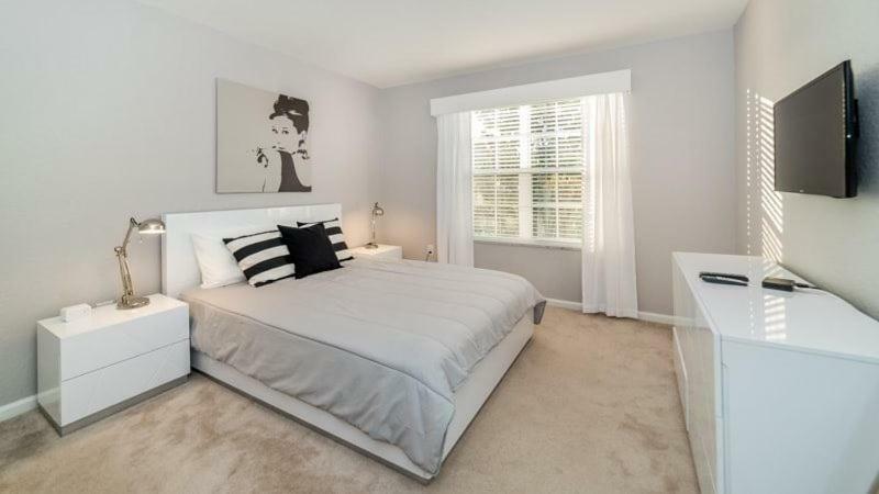 Gorgeous 5 Bedroom 5 Bath Pool In Windsor Hills *