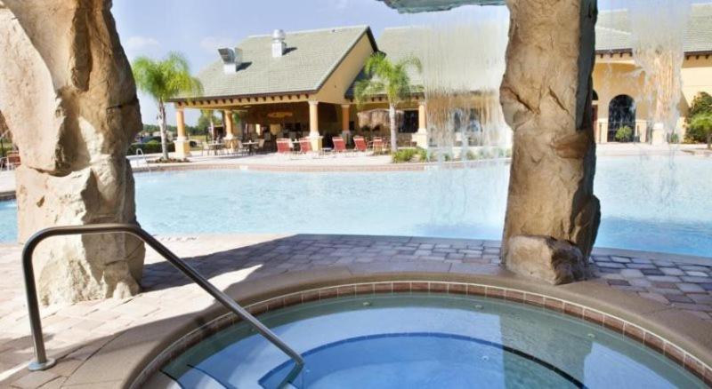 Holiday home 6 Bedroom 5 Bath Paradise Palms Pool That Sleeps 14