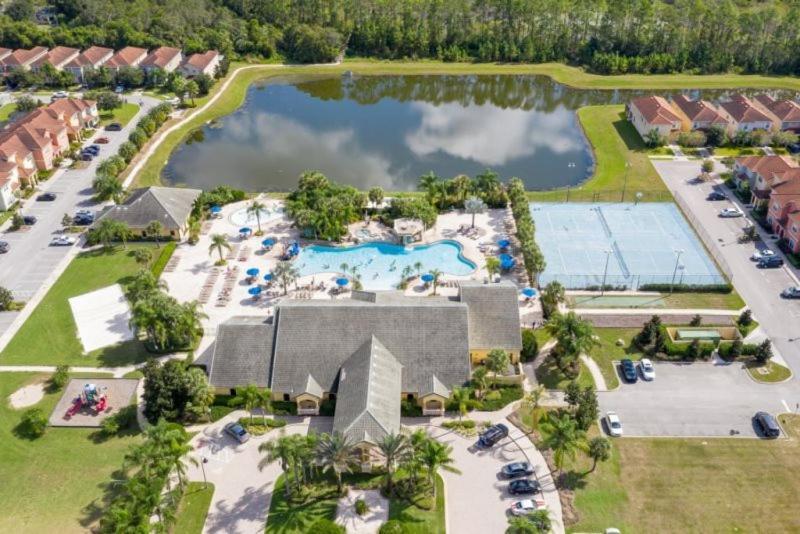 Holiday home 6 Bedroom 5 Bath Paradise Palms Pool That Sleeps 14 Orlando