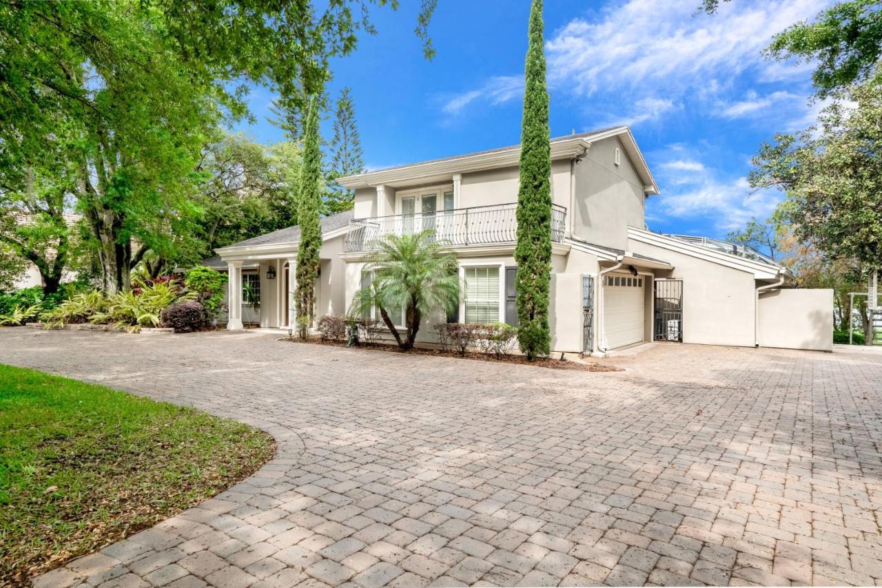 Ultimate 6 Bedroom 5 Bathroom On Bay Hill *