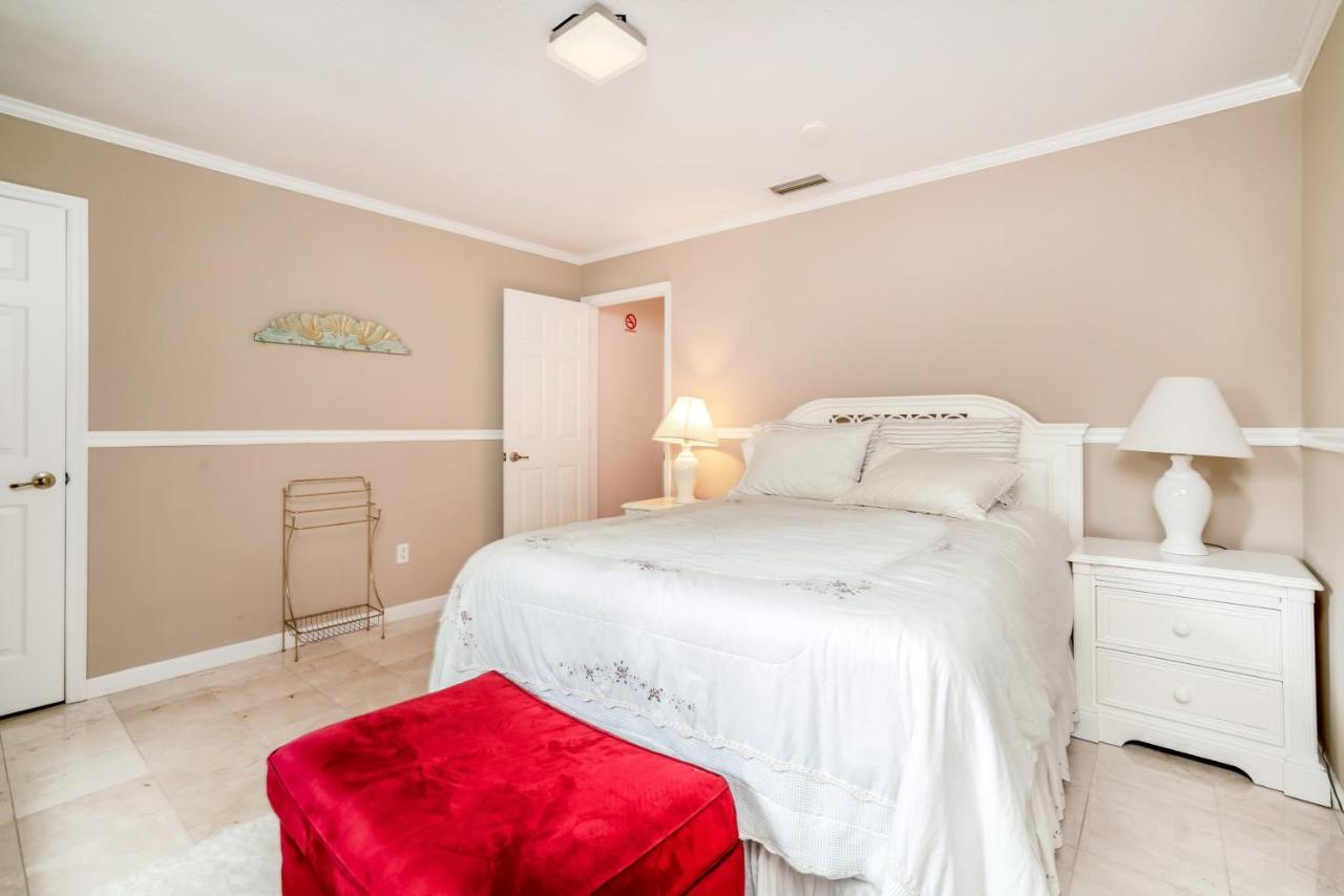 Ultimate 6 Bedroom 5 Bathroom On Bay Hill Villa