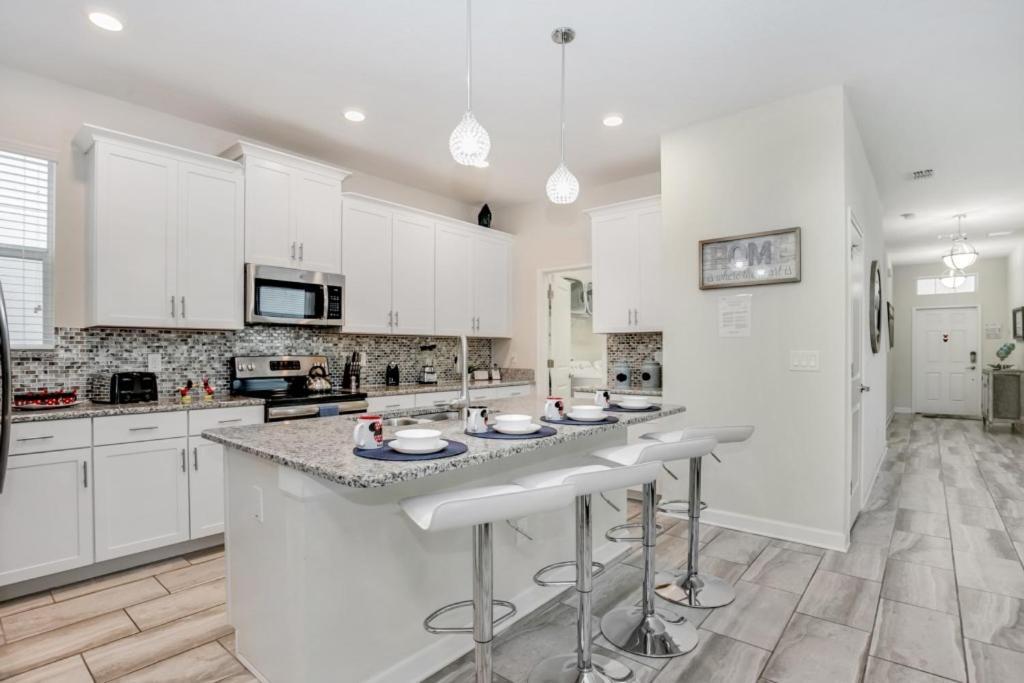 Elegant! 5bed 4ba Game Pool 4778kcc