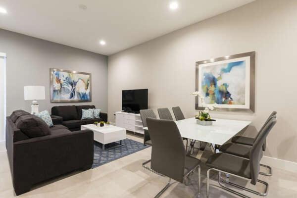 4 Bedroom 4 Ba Hidden Gem 5 Min To 1804ft² * Orlando
