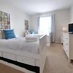 3Br 2Bath Condo Balcony 5Min Conv Center 1388Ft