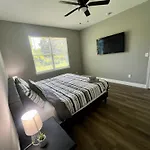 Beautiful House Near Universal Studios