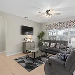 Modern Luxury 6 Bed Pool Home Close To Disney