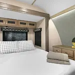 Private Rv Stay Cozy Pets Welcome