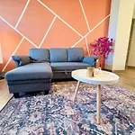 Full Apartment, King Bed, Pet-Friendly, 15 Min To Parks, Resort-Style Amenities