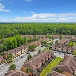 Regal Oaks Getaway: Resort Living Near Disney