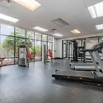 Upstay Modern 3Br Condo Pool & Patio Near Disney