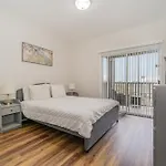 Upstay Modern 3Br Condo Pool & Patio Near Disney