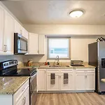 2Br Stay Fast Wi-Fi Pet Friendly