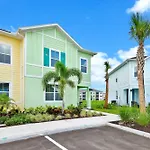 Pistachio Palace - Sleeps 10
