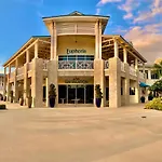 Pistachio Palace - Sleeps 10
