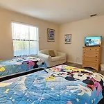 8 Miles To Disney, 20 Miles To Universal, Private Pool, Spa, Washer, Dryer, Games Room, Gated