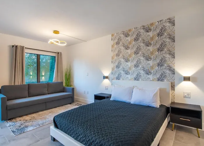 New - Remodeled Studio Close To Universal Studios