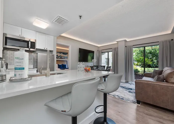 Luxury 2 Suites The Enclave Near Parks