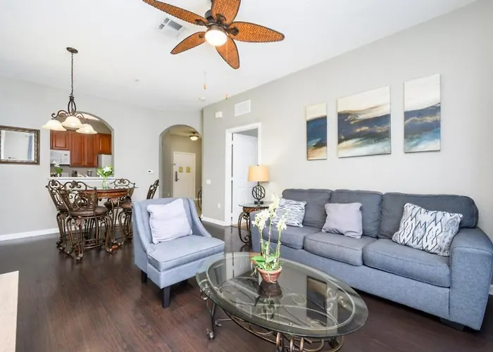 Beautiful Deluxe Condo, Vista Cay - 3024