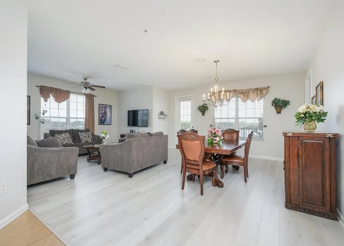 Epic Universe Vista Cay Lakeview Condo - 1019
