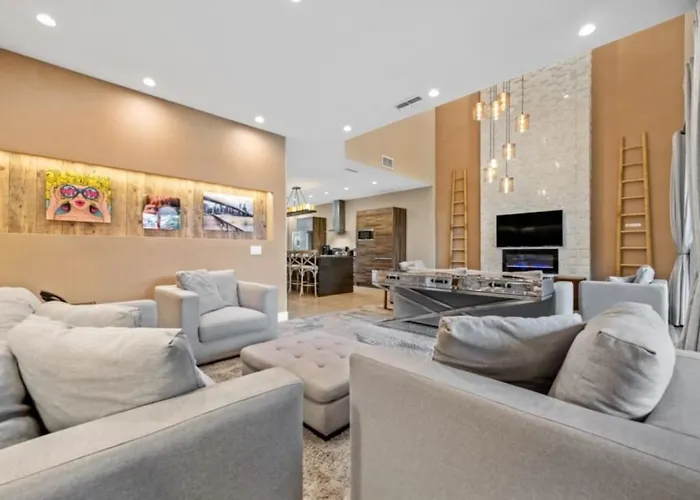 7485 - Luxurious 3 Bedroom Townhouse Behind Disney