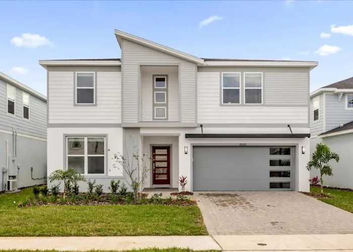 10 Bedrooms- 8 Bathrooms- Windsor Cay 16212Sm